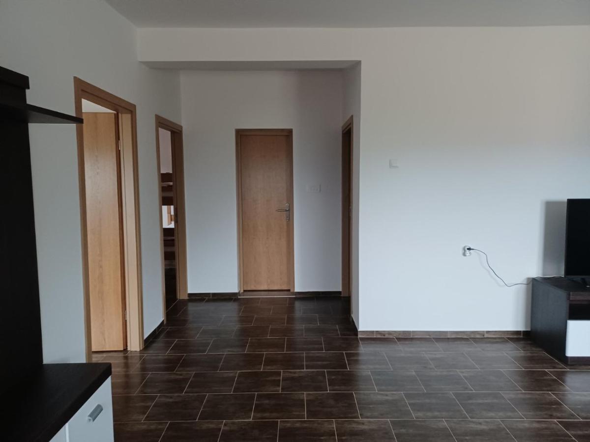 Apartman Milanko Muskovci Exteriör bild