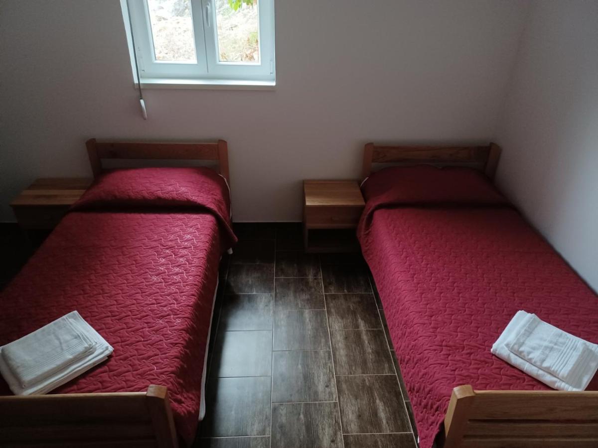 Apartman Milanko Muskovci Exteriör bild