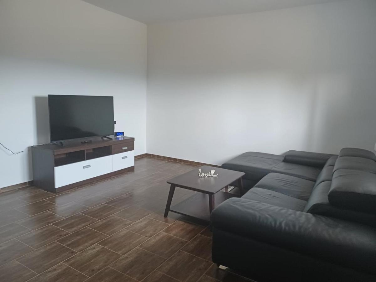 Apartman Milanko Muskovci Exteriör bild